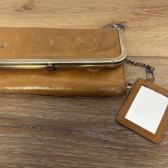 HOBO International Tan Leather Rachel Continental Wallet Clutch - Picture 4 of 10